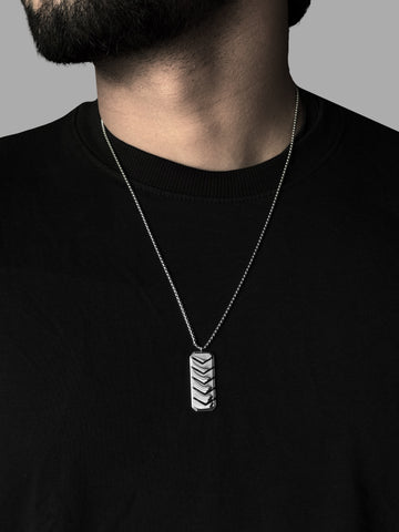 Velocity Pendant with Chain